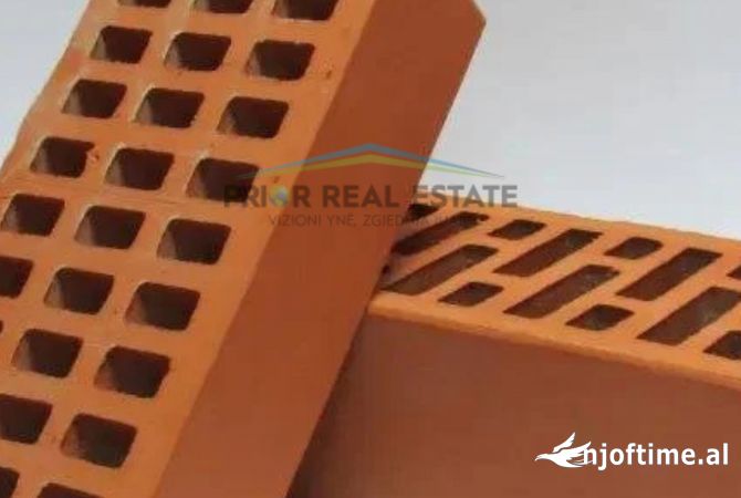 Shtepi ne shitje Apartament ne Tirane, 1+1, Mobilimi Bosh, pa mobiluar, Pagesa 80,700  Euro.