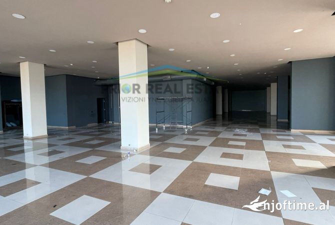 Ambient biznesi me qera 3+1 ne Tirane - 2,625 Euro