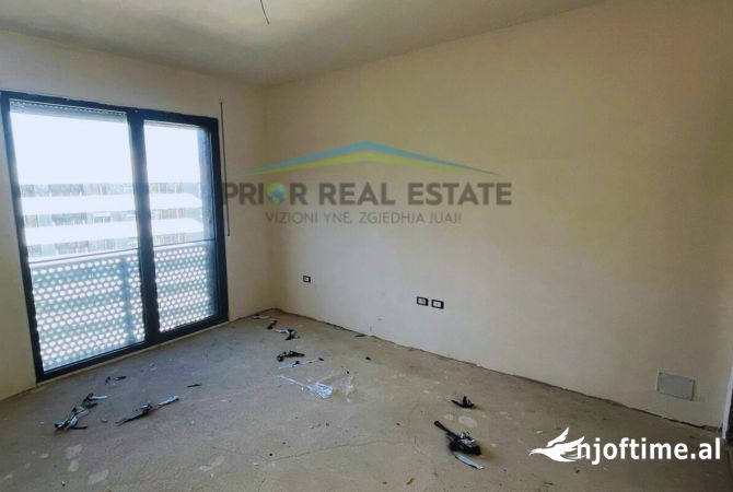 Shtepi ne shitje Apartament ne Tirane, 2+1, Mobilimi Bosh, pa mobiluar, Pagesa 178,000  Euro.