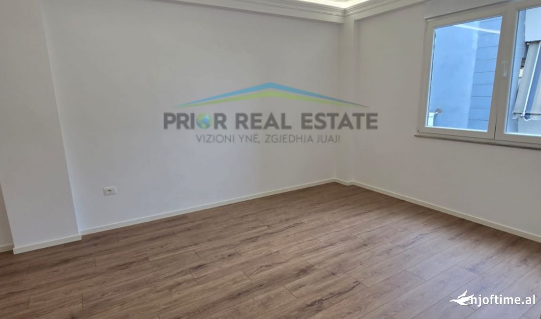 Shtepi ne shitje Apartament ne Tirane, 2+1, Mobilimi Bosh, pa mobiluar, Pagesa 210,000  Euro.