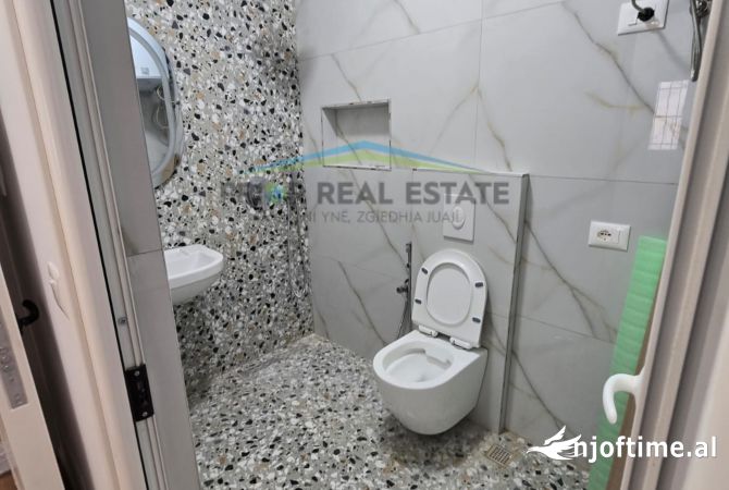 Shtepi ne shitje Apartament ne Tirane, 2+1, Mobilimi Bosh, pa mobiluar, Pagesa 120,000  Euro.