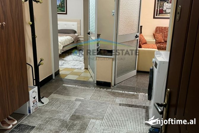 Shtepi me qera Apartament ne Tirane, 1+1, Mobilimi E mobiluar, Pagesa 370  Euro.