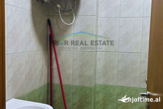 Shtepi me qera Apartament ne Tirane, 2+1, Mobilimi E mobiluar, Pagesa 450  Euro.