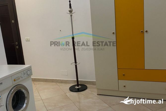 Shtepi me qera Apartament ne Tirane, 1+1, Mobilimi E mobiluar, Pagesa 40,000  Leke.