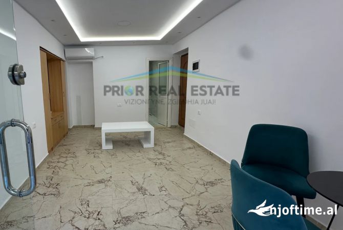 Ambient biznesi ne shitje 3+1 ne Tirane - 430,000 Euro