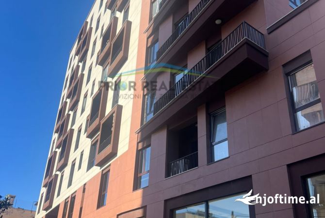 Ambient biznesi me qera 3+1 ne Tirane - 800 Euro