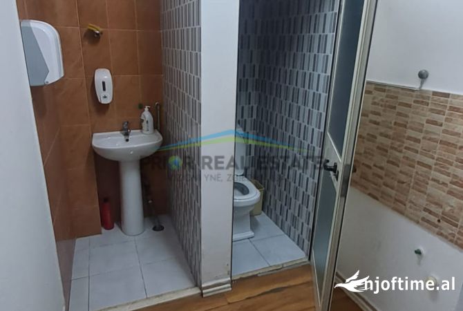 Jepet me Qira, Ambient Biznesi, 21 Dhjetori 2,500 Euro / Muaj