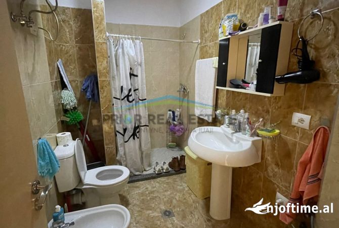 Shtepi me qera Apartament ne Tirane, 2+1, Mobilimi E mobiluar, Pagesa 600  Euro.