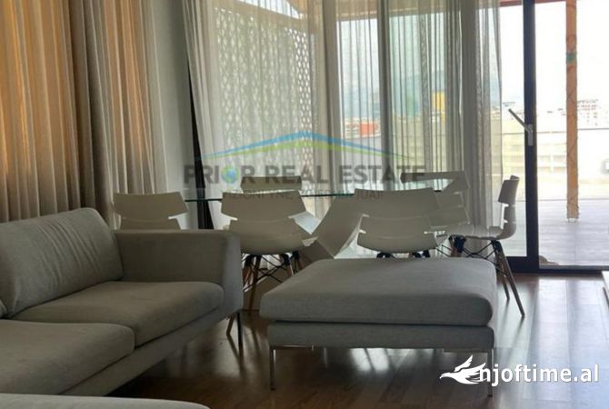 Shtepi me qera 2+1 ne Tirane - 900 Euro
