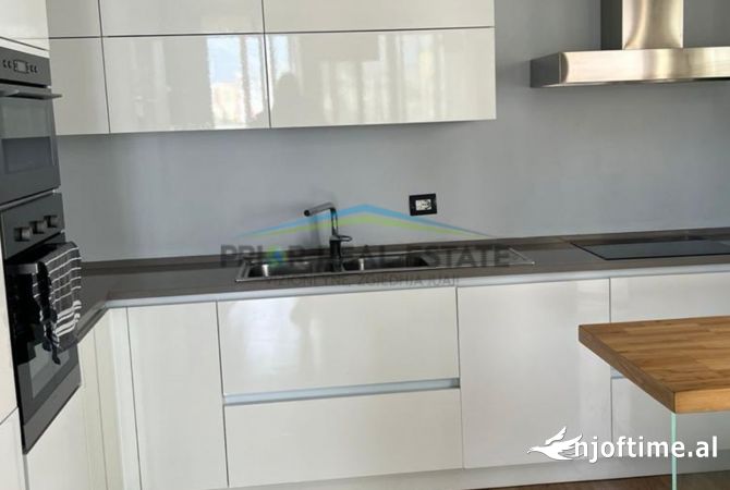 Shtepi me qera 2+1 ne Tirane - 900 Euro