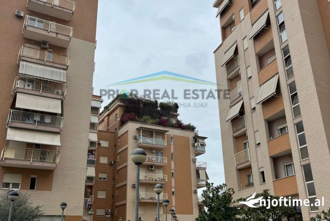 Ambient biznesi me qera 3+1 ne Tirane - 1,300 Euro