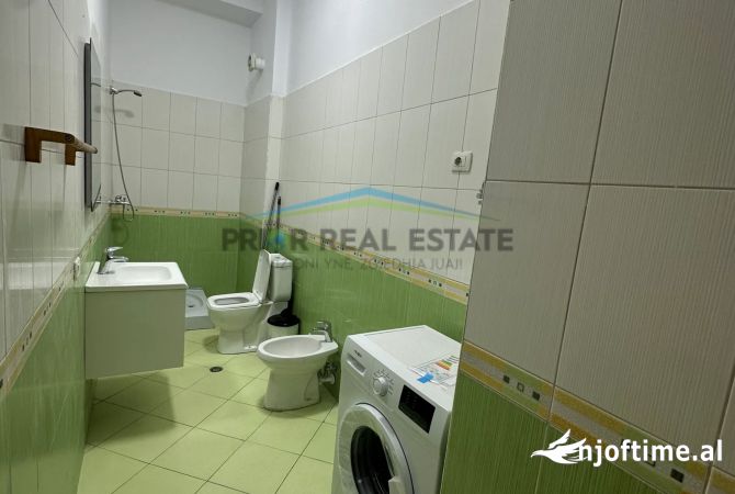 Shtepi ne shitje Apartament ne Tirane, 2+1, Mobilimi E mobiluar, Pagesa 145,000  Euro.