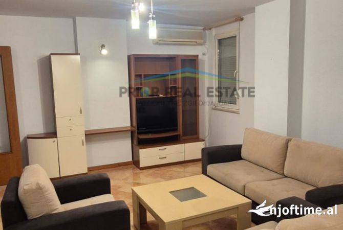 Ambient biznesi me qera 3+1 ne Tirane - 1,400 Euro