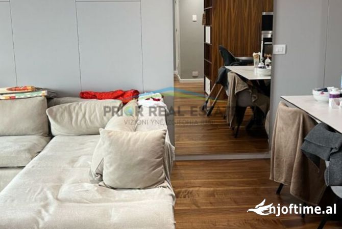 Shtepi me qera Apartament ne Tirane, 3+1, Mobilimi E mobiluar, Pagesa 1,200  Euro.