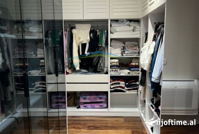 Shtepi me qera Apartament ne Tirane, 3+1, Mobilimi E mobiluar, Pagesa 1,200  Euro.