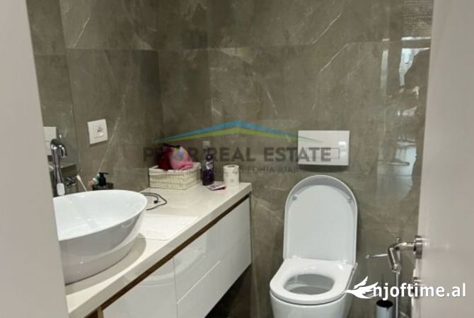 Shtepi me qera Apartament ne Tirane, 3+1, Mobilimi E mobiluar, Pagesa 1,200  Euro.