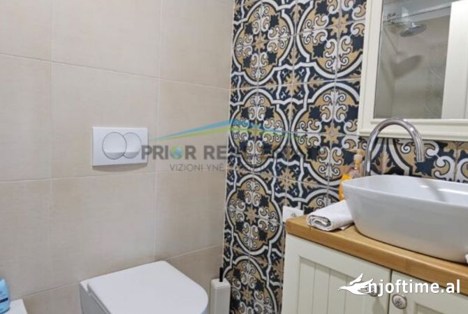 Shtepi me qera Apartament ne Tirane, 2+1, Mobilimi E mobiluar, Pagesa 1,000  Euro.