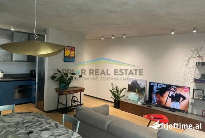 Shtepi me qera 3+1 ne Tirane - 2,000 Euro