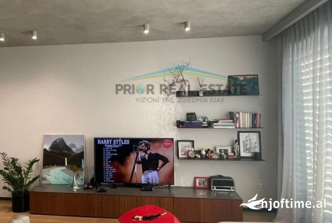 Shtepi me qera 3+1 ne Tirane - 2,000 Euro