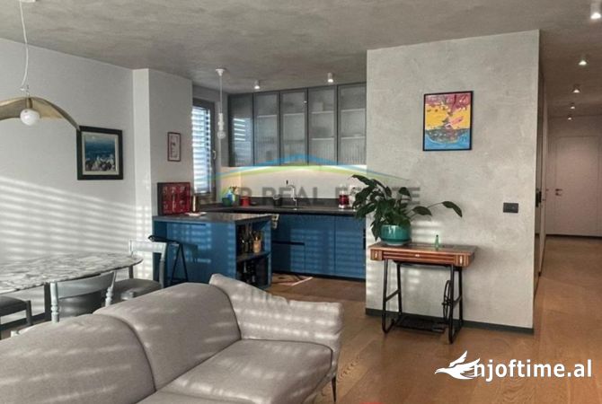 Shtepi me qera Apartament ne Tirane, 3+1, Mobilimi E mobiluar, Pagesa 2,000  Euro.