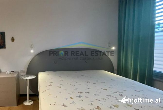 Shtepi me qera Apartament ne Tirane, 3+1, Mobilimi E mobiluar, Pagesa 2,000  Euro.