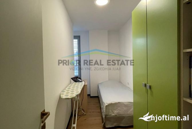 Shtepi me qera Apartament ne Tirane, 3+1, Mobilimi E mobiluar, Pagesa 2,000  Euro.