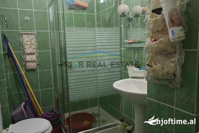 Shtepi me qera Apartament ne Tirane, 2+1, Mobilimi E mobiluar, Pagesa 500  Euro.