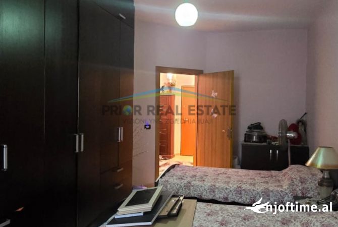 Shtepi me qera Apartament ne Tirane, 2+1, Mobilimi E mobiluar, Pagesa 500  Euro.