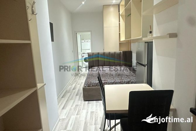 Shtepi me qera Garsoniere ne Tirane - 400 Euro