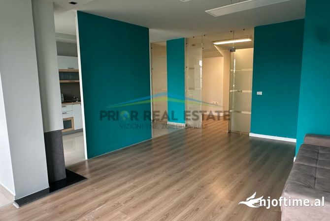 Ambient biznesi me qera 3+1 ne Tirane - 1,200 Euro