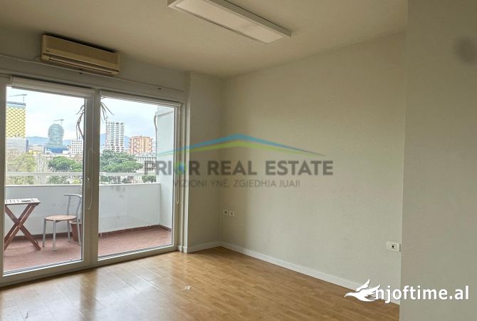 Jepet me Qira Apartament 2+1 per zyra/banim, Blloku, 1200euro/muaj