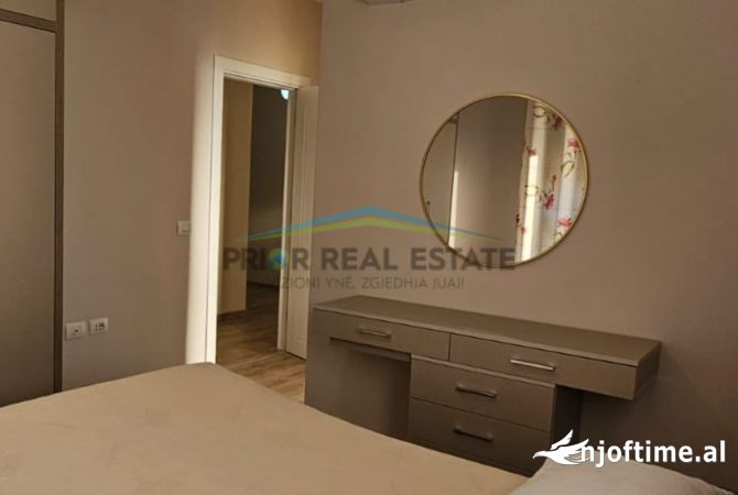 Shtepi me qera Apartament ne Tirane, 2+1, Mobilimi E mobiluar, Pagesa 650  Euro.