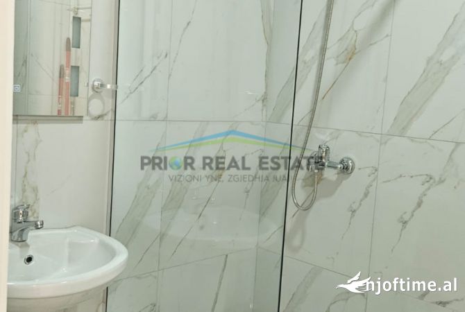 Shtepi me qera Apartament ne Tirane, 2+1, Mobilimi E mobiluar, Pagesa 650  Euro.