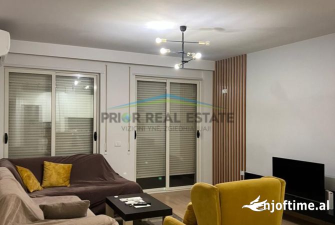 Shtepi me qera 3+1 ne Tirane - 1,100 Euro