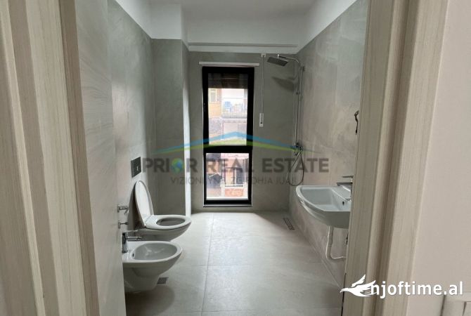 Jepet me Qira Ambient Biznesi, Myslym Shyri 80,000 ALL / Muaj