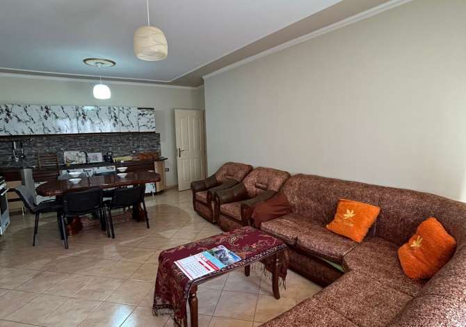 Jepet Apartament me qera 2+1+2,Freskk