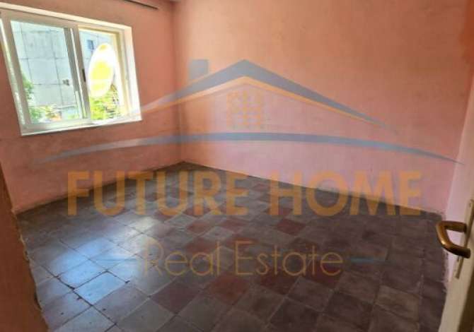 Shtepi ne shitje Apartament ne Tirane, 1+1, Mobilimi Bosh, pa mobiluar, Pagesa 85,000  Euro.