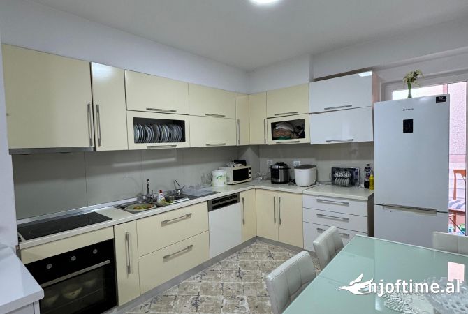 Shtepi ne shitje 3+1 ne Tirane - 180,000 Euro