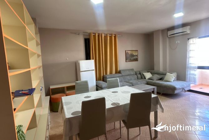 Ambient biznesi ne shitje 5+1 ne Tirane - 64,000 Euro