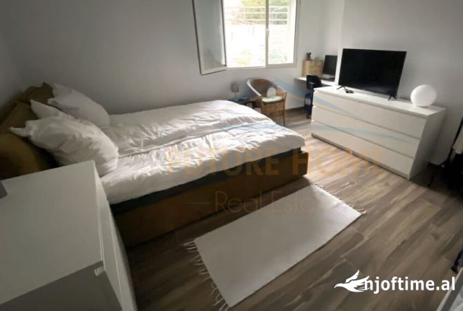 Shtepi ne shitje Apartament ne Tirane, 2+1, Mobilimi E mobiluar, Pagesa 110,000  Euro.