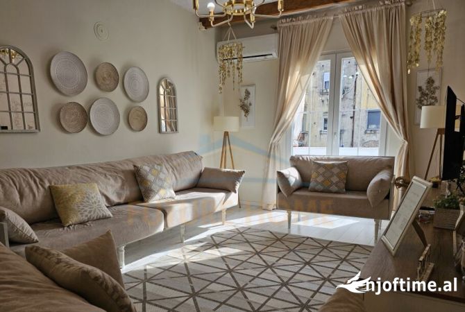 Shtepi ne shitje Apartament ne Tirane, 2+1, Mobilimi E mobiluar, Pagesa 179,000  Euro.