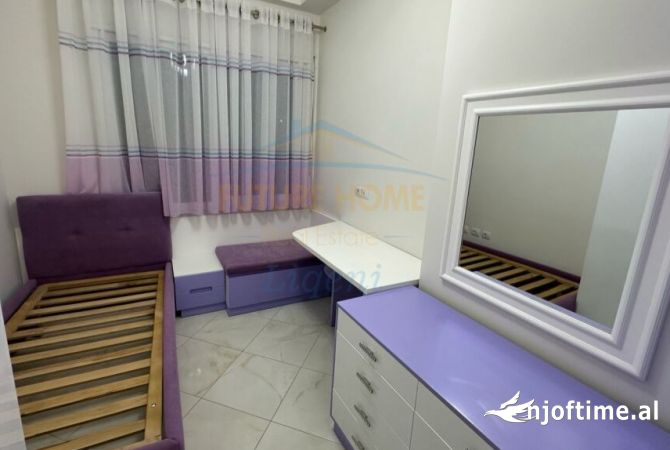 Shtepi ne shitje Apartament ne Tirane, 3+1, Mobilimi E mobiluar, Pagesa 227,000  Euro.