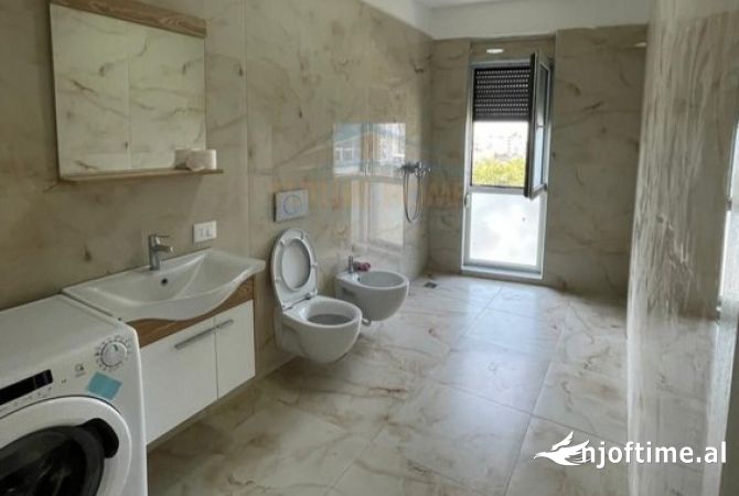 Shtepi ne shitje Apartament ne Tirane, 3+1, Mobilimi E mobiluar, Pagesa 210,000  Euro.