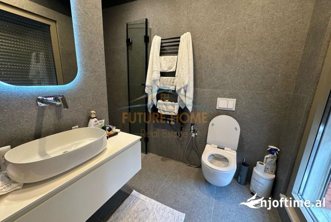 Shtepi ne shitje Apartament ne Tirane, 2+1, Mobilimi E mobiluar, Pagesa 380,000  Euro.