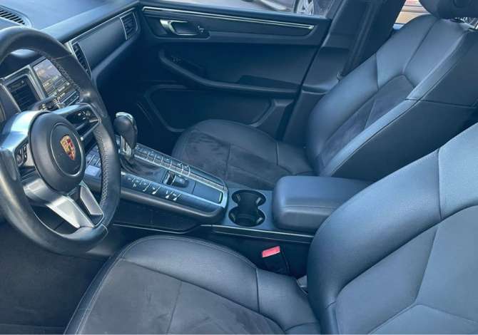 Makina ne shitje ne Tirane, Porsche, 2015 Benzine,Kambio Automatik Pagesa 31,000  Euro.