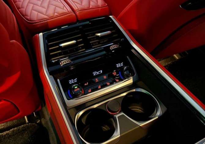 Makina ne shitje ne Tirane, BMW, 2021 Benzine,Kambio Automatik Pagesa 200,000  Euro.