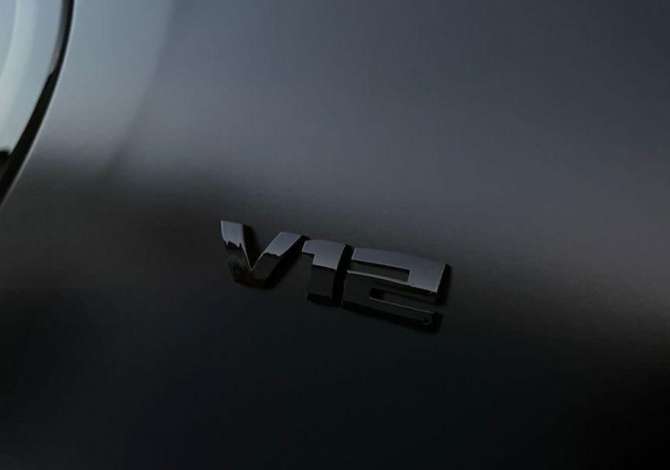 Makina ne shitje ne Tirane, BMW, 2021 Benzine,Kambio Automatik Pagesa 200,000  Euro.