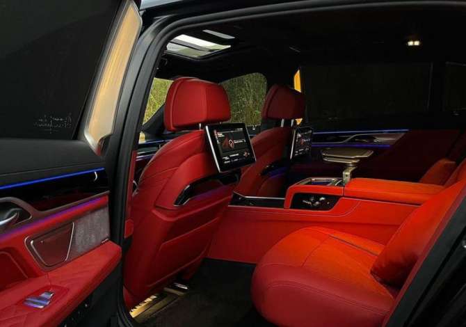 Makina ne shitje ne Tirane, BMW, 2021 Benzine,Kambio Automatik Pagesa 200,000  Euro.