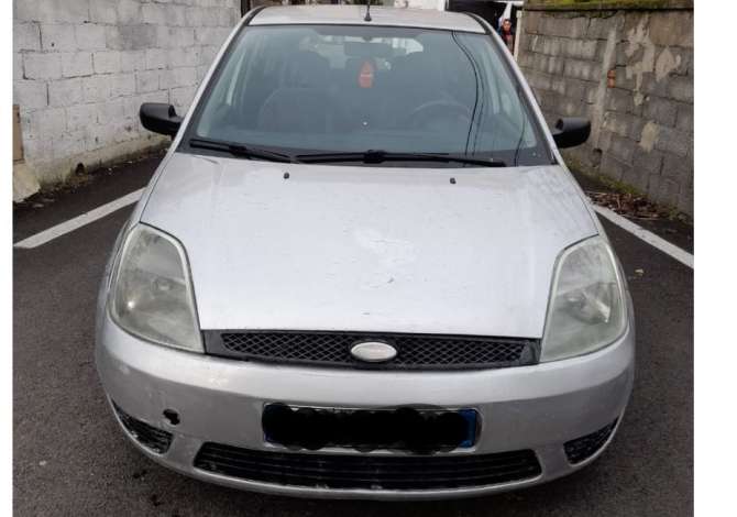 Makina ne shitje  ne Tirane - 1,900 Euro
