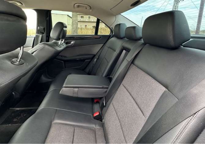 Makina ne shitje ne Lushnje, Mercedes-Benz, 2011 Diesel,Kambio Automatik Pagesa 10,500  Euro.